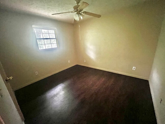 Photo - 576 Halbert Heights Rd Unidad C8