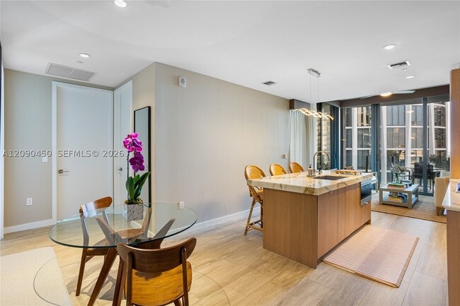 2831 S Bayshore Dr Unit 604