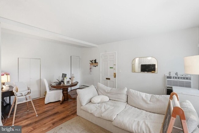 Photo - 3727 Lyons Ln