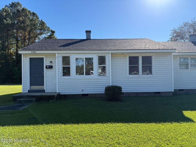 Building Photo - 2261 Onslow Dr