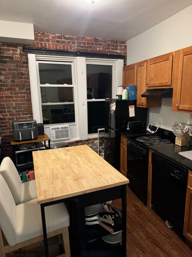 Photo - 115 Salem St