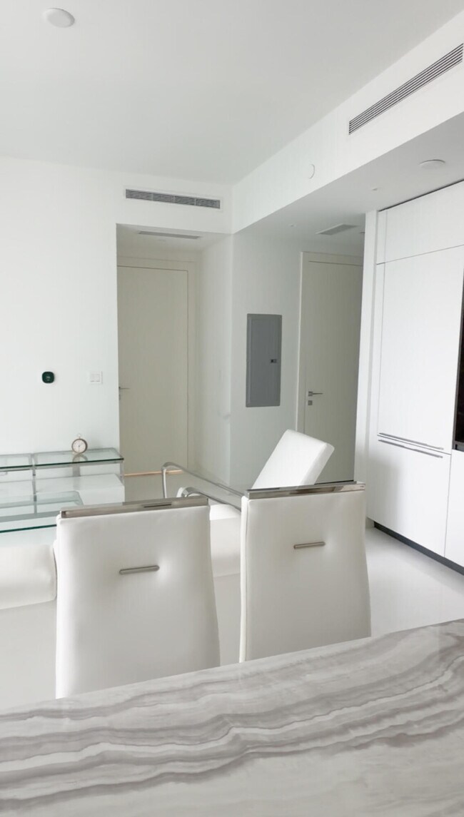 Photo - 300 Biscayne Blvd Way Unidad 2508w