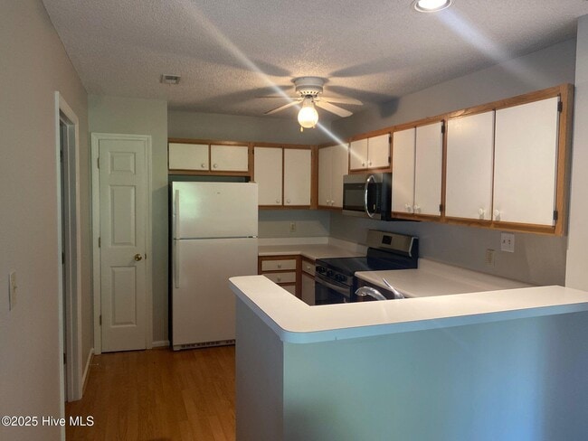Photo - 103 Breezewood Dr Unit F