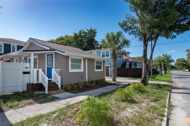 Photo - 327 25th St S