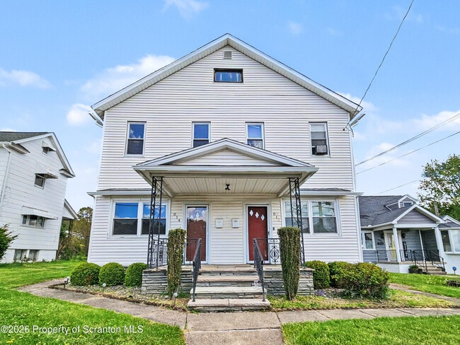 Building Photo - 814 Price St