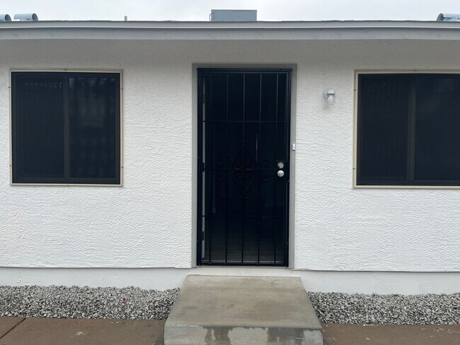 Photo - 2912 E Roeser Rd Unit 1