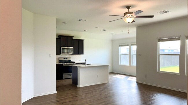 Photo - 112 Wolseley Dr