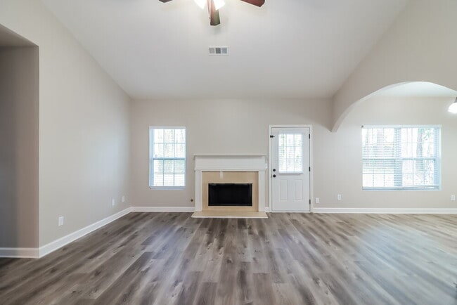 Photo - 2528 Fairway Cir SW