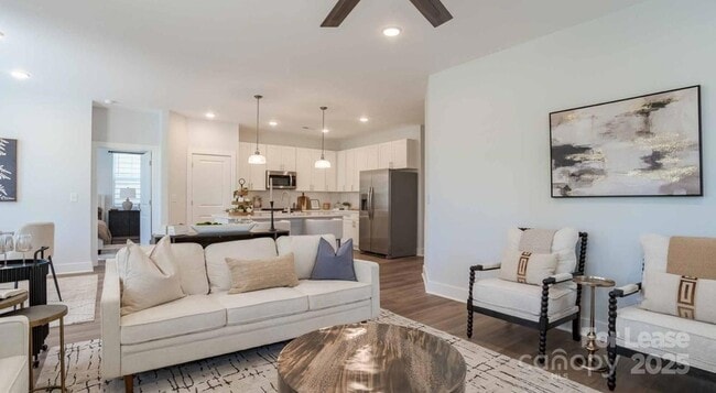 Photo - 8629 Chagrin Dr