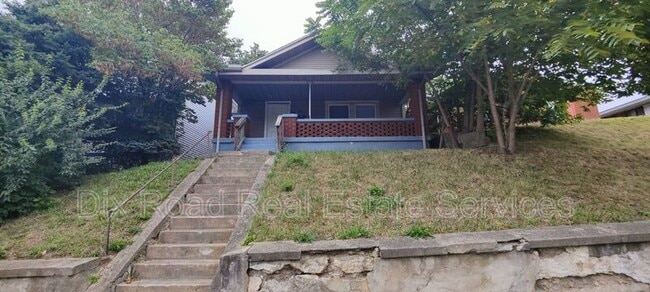 Photo - 916 Linden Ave