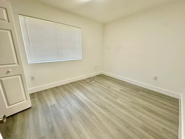 Photo - 11115 NE 13th Ave Unit 3