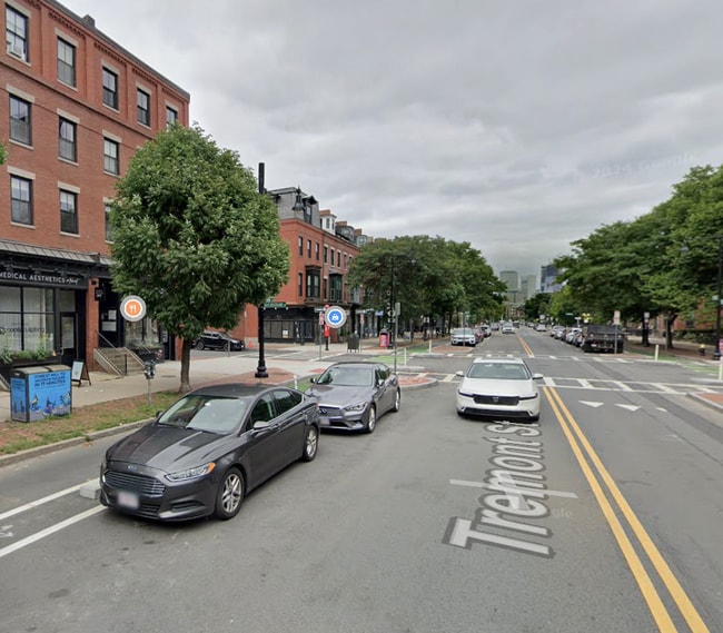 Photo - 670 Tremont St Unidad BR