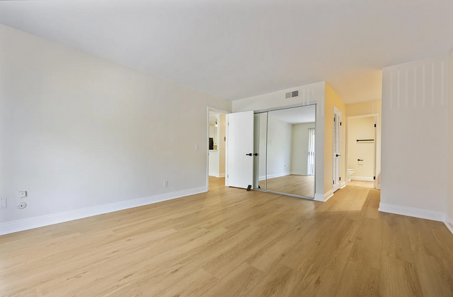 Beautiful 1 Bed 1 Bath Available - Beautiful 1 Bed 1 Bath Available Unidad 84 Rental