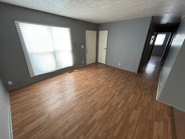 Photo - 1011 Moore St