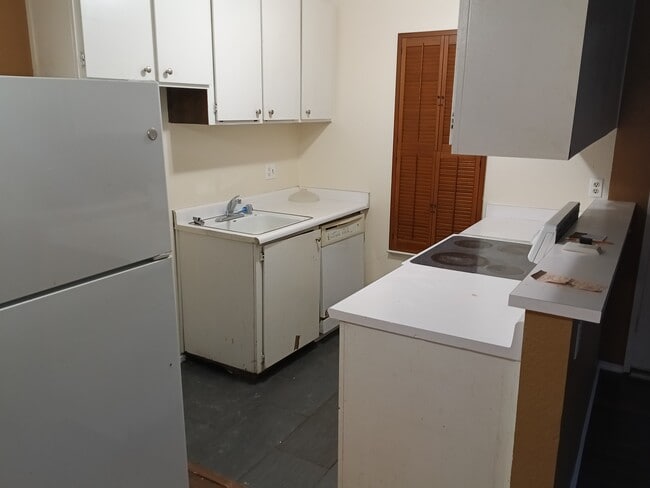 Photo - 6724 Plymouth Rd