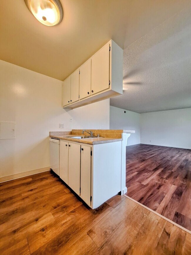 Photo - Ground Floor 2bd Condo With On-site Laundry, Carport, & Pool! Unit 1