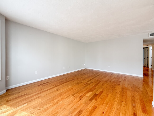 Photo - 34 Lonsdale St Unit 2