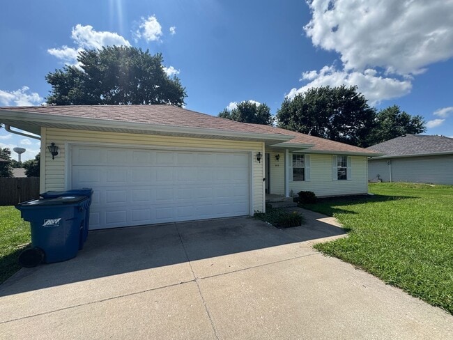 Building Photo - 509 S Whippoorwill Dr