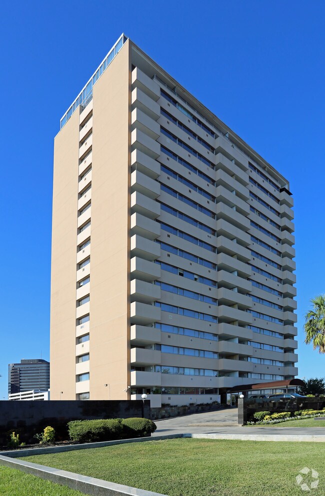 Conquistador High Rise Apartments - Conquistador High Rise Apartments