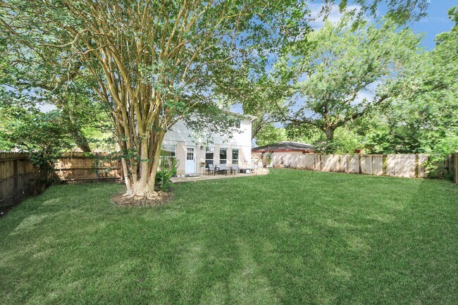 Photo - 1902 Kings Arms Way