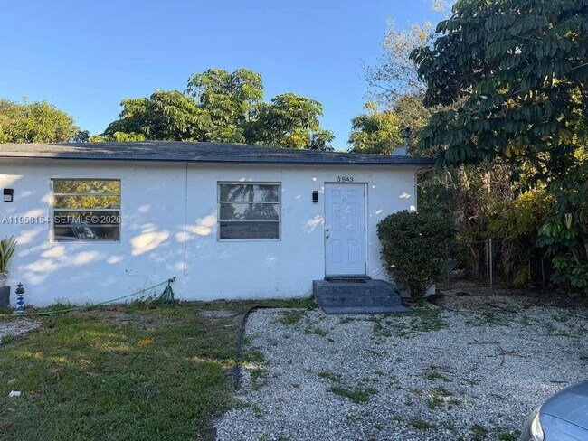 Photo - 5843 Harding St Unidad 1-2