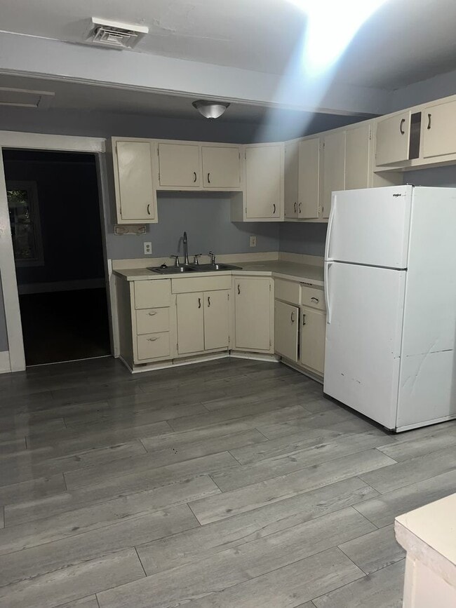 Building Photo - 423 W Marion St Unit 423 West Marion Street- 3B Rental