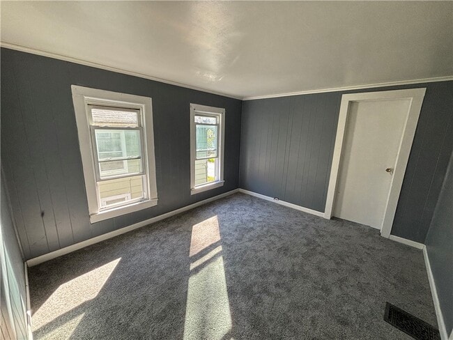 Photo - 121 Sterling St