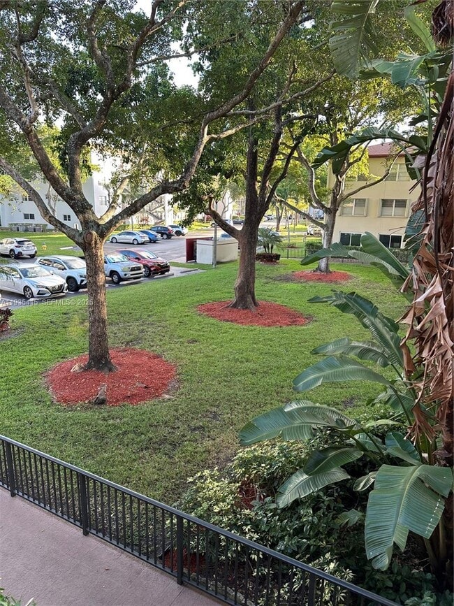 Photo - 200 SW 132nd Way Unit 310L