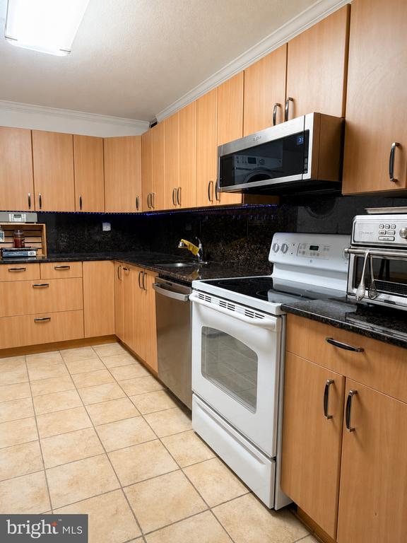 Photo - 307 Yoakum Pkwy Unit 1404