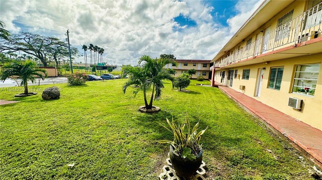 Photo - 2651 NW 13th St Unit 41