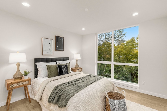 Photo - 1120 13th Ave