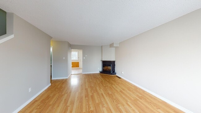 Photo - SPACIOUS THREE BEDROOM TOWNHOME BY HOSPITAL Unité 48