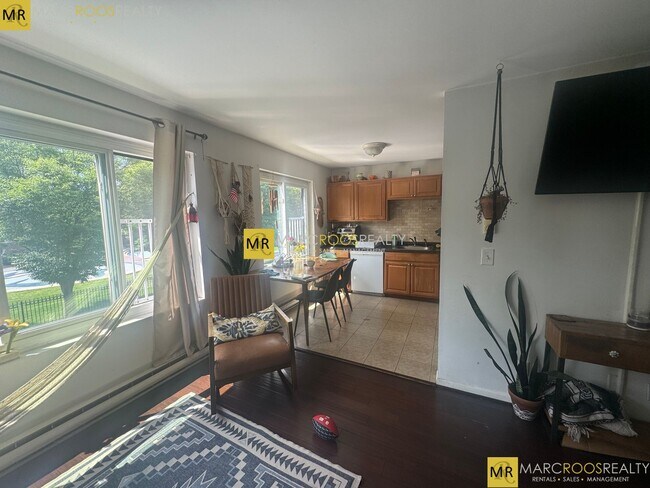 Photo - 132 Marginal St