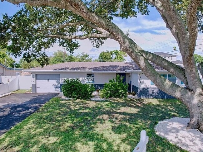Building Photo - Modern luxury meets Florida charm in this ... Rental