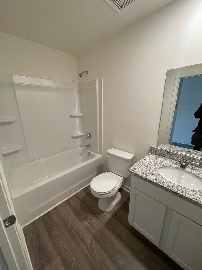 Photo - 154 Lochwolde Dr