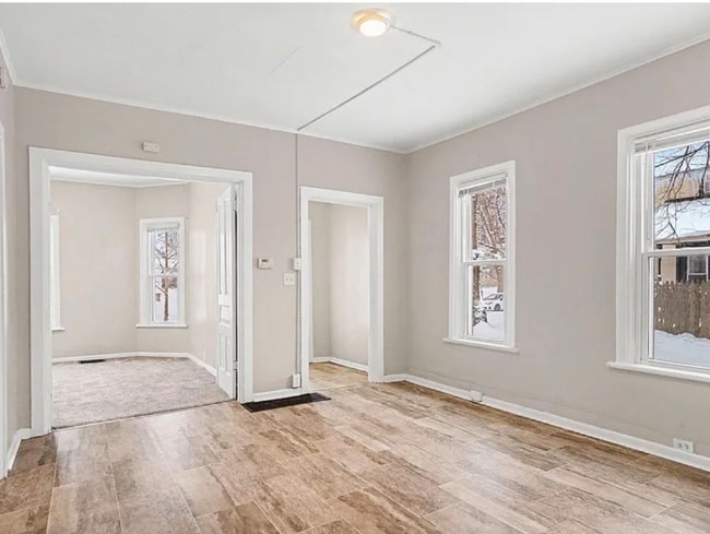 Photo - 1325 Buffalo Ave NE Unidad 1325 Buffalo- Main Floor