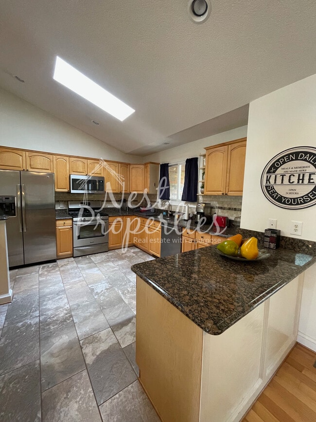 Photo - 1429 Adella St