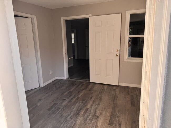 Photo - 1418 Woodlawn Ave