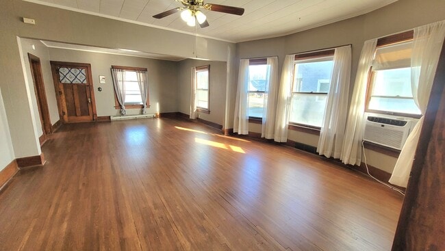 Building Photo - 806.1 Unit 1