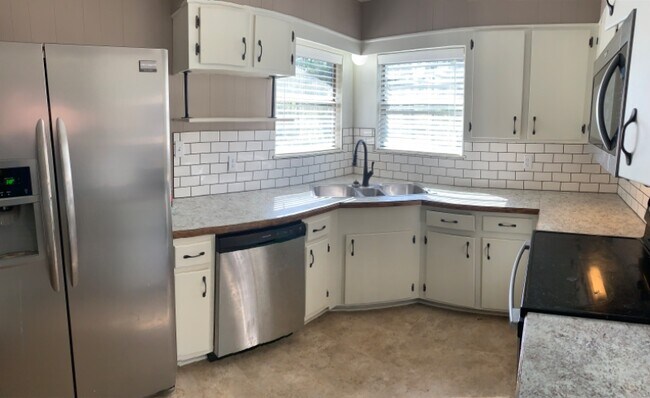 Photo - 310 Elaine Dr