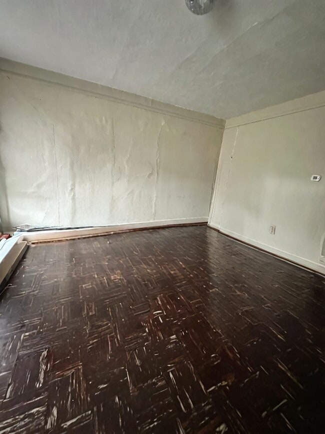 3 Bed 1 Bath close to UWEC! Available June 1st