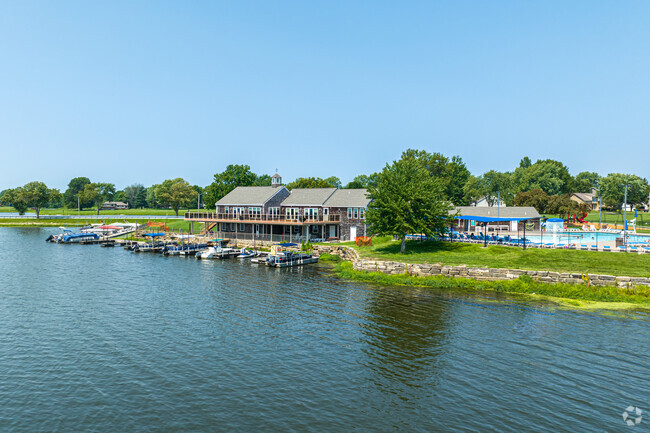 Building Photo - Windsong Townhomes