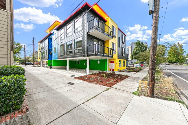 Photo - 530 E 18th Ave