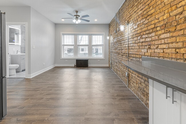 Photo - 6037 N Winthrop Ave Unit 3