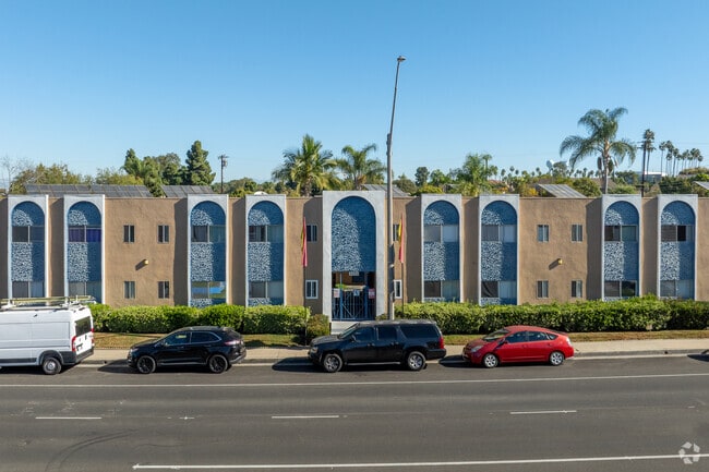 5525 E Pacific Coast Highway, Long Beach - Gondolier Apartments