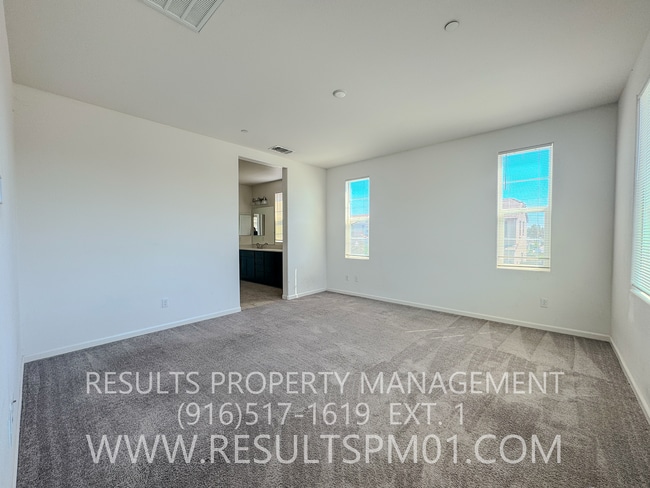 Photo - 136 Lily Bay Cir