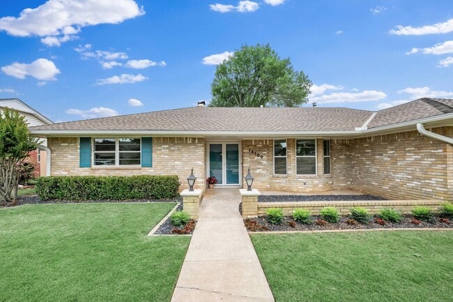 Photo - Modern Details and Interiors to a sought-after Classic Edmond Neighborhood Home!!!! Top to Botto...
