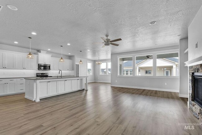 Photo - Immaculate Single-Level Home w/3-Car Garage