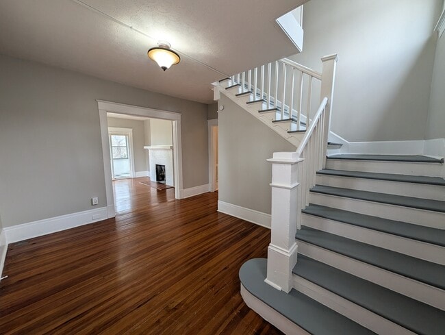 Building Photo - 101 Thomas Rd