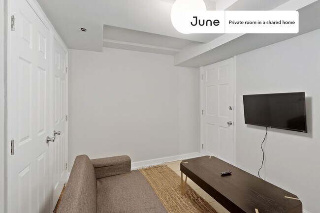Room in Shared 2 bed/1 bath home in Brookland